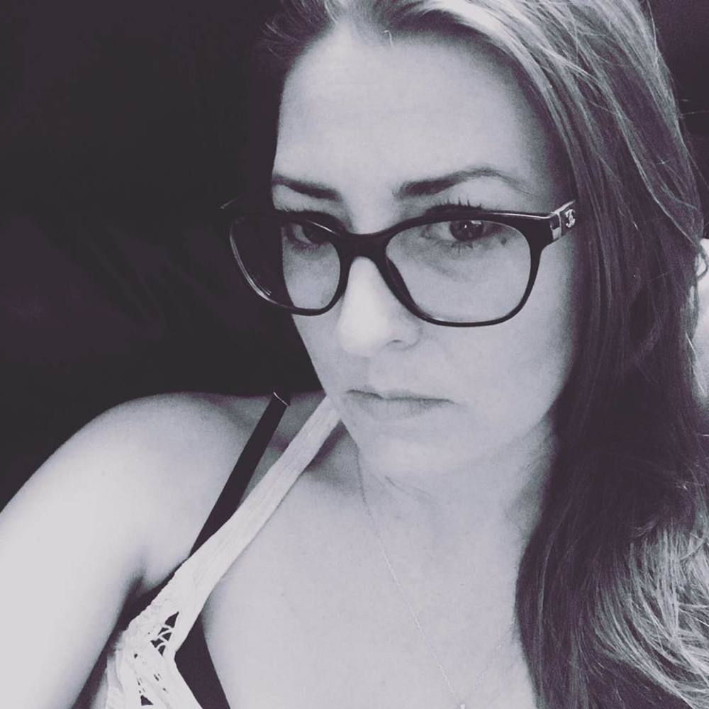 Meet your Posher, Hilary